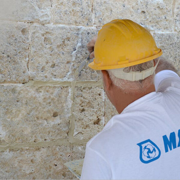 MAPE-ANTIQUE ALLETTAMENTO (25Kg - Colore: TUFO) - Malta da muratura colorata traspirante, resistente ai sali, a base di pura calce idraulica naturale, Eco-Pozzolana e materiale riciclato, esente da cemento. - immagine 2